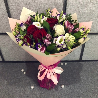 Букет из роз, эустом и альстромерий – гармония утонченности и свежести Чаплыгин Липецкая область