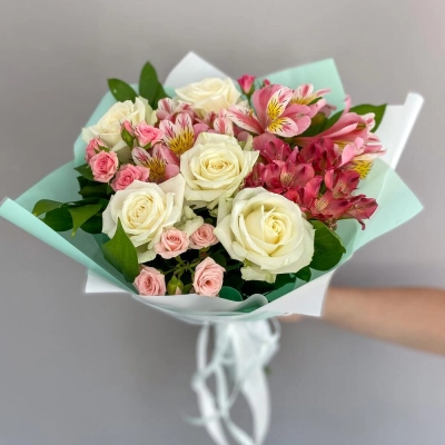 Букет «Николь» – изысканное сочетание роз, кустовых роз и альстромерий Чаплыгин Липецкая область