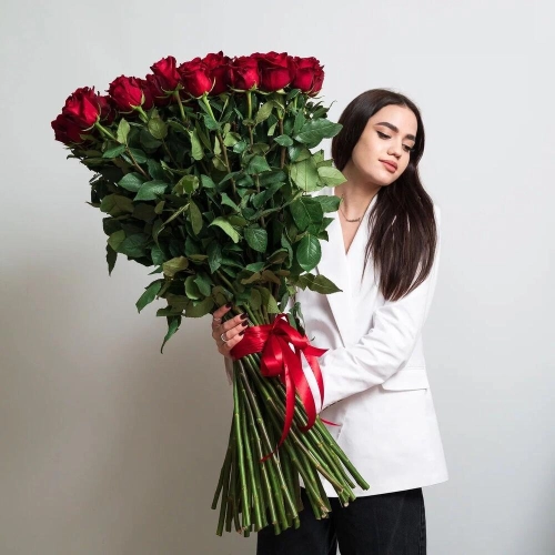 Роскошный букет из 51 красной розы – воплощение безграничной любви Чаплыгин Липецкая область