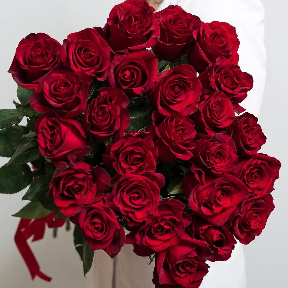 Роскошный букет «Эксплорер» – 25 красных роз для самых важных моментов Чаплыгин Липецкая область