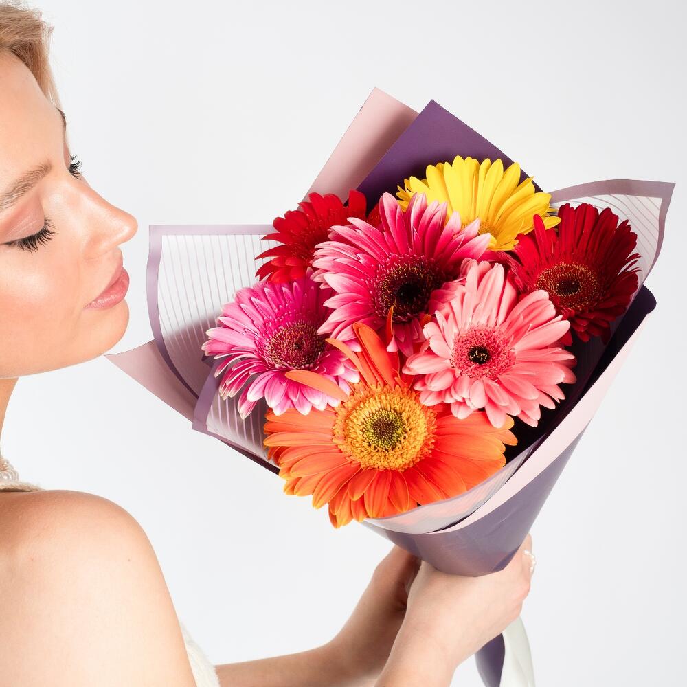 Солнечный букет из 7 свежих гербер – радость в подарок Чаплыгин Липецкая область