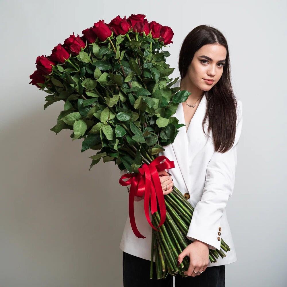 Роскошный букет из 51 красной розы – воплощение безграничной любви Чаплыгин Липецкая область