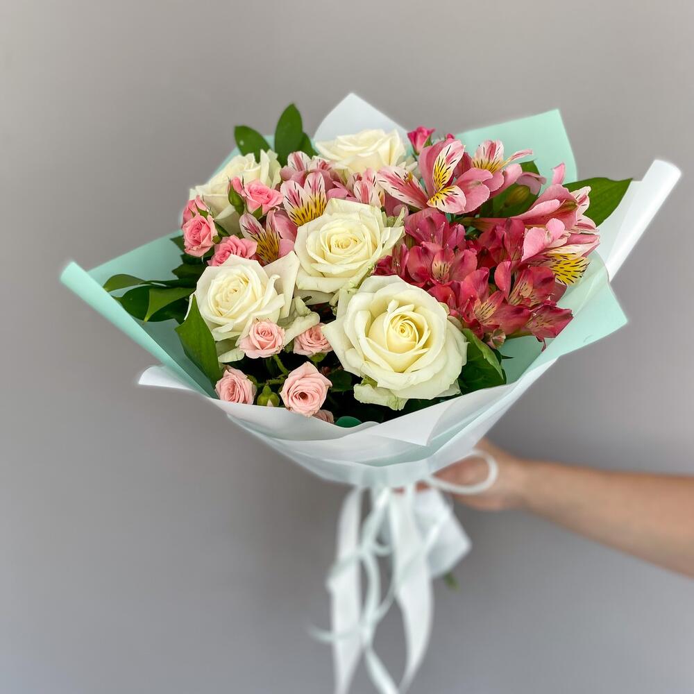 Букет «Николь» – изысканное сочетание роз, кустовых роз и альстромерий Чаплыгин Липецкая область