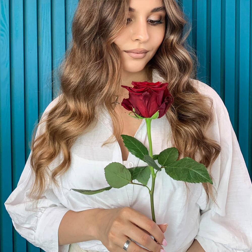 Комплимент из красной эквадорской розы – минимализм роскоши Чаплыгин Липецкая область