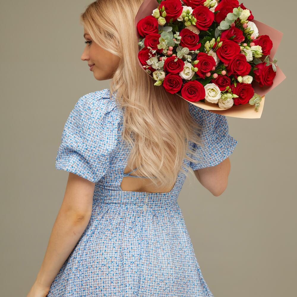 Роскошный букет для любимой женщины – 21 эквадорская роза и эустома Чаплыгин Липецкая область