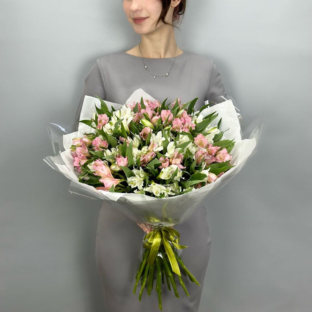 Букет «Гармония» – нежное сочетание белых и розовых альстромерий Чаплыгин Липецкая область