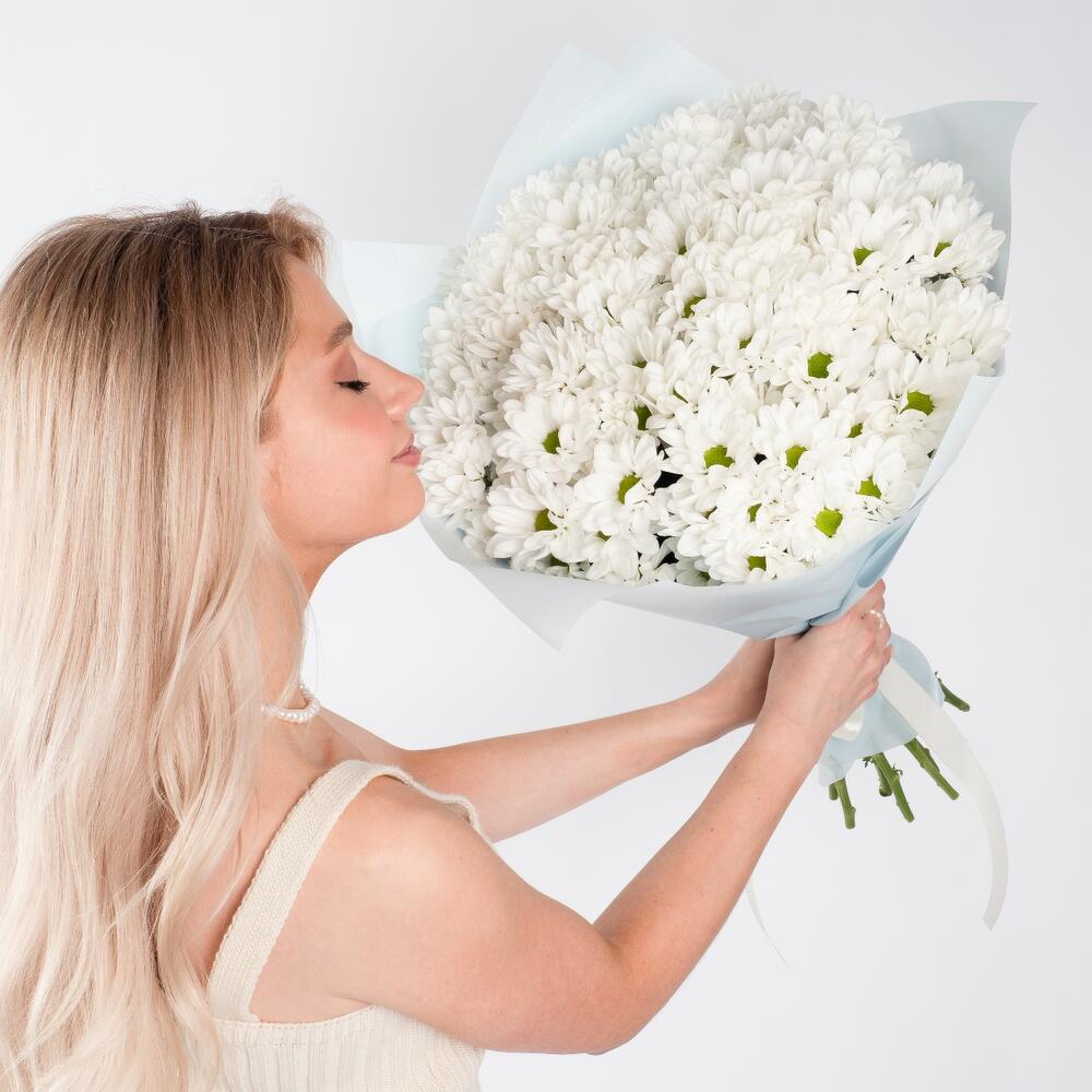 Букет «Ромашковое чудо» – летнее настроение в белых хризантемах Чаплыгин Липецкая область