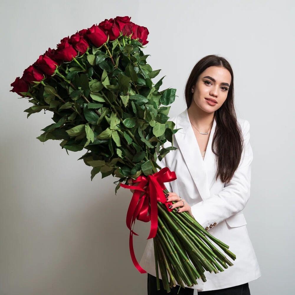 Роскошный букет из 51 красной розы – воплощение безграничной любви Чаплыгин Липецкая область
