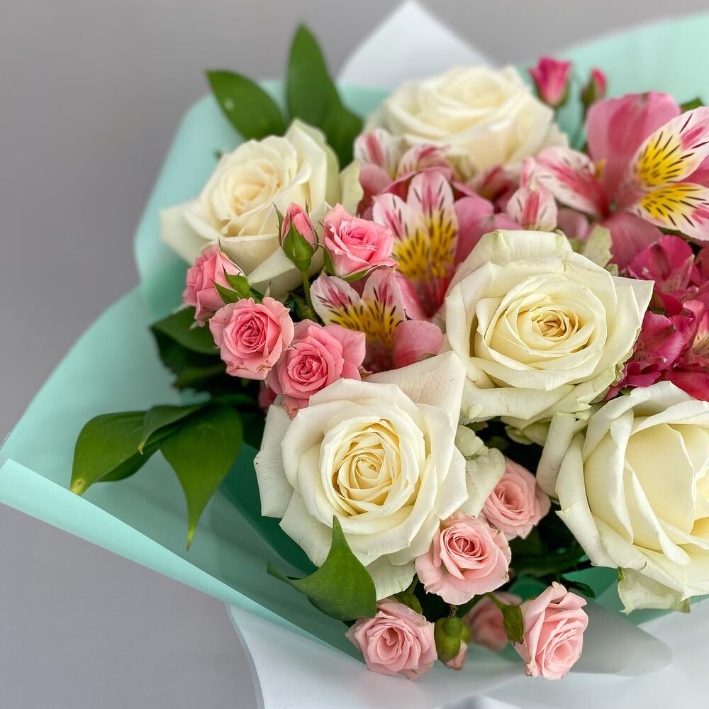 Букет «Николь» – изысканное сочетание роз, кустовых роз и альстромерий Чаплыгин Липецкая область