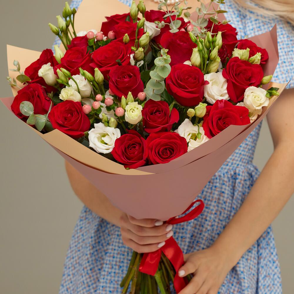 Роскошный букет для любимой женщины – 21 эквадорская роза и эустома Чаплыгин Липецкая область