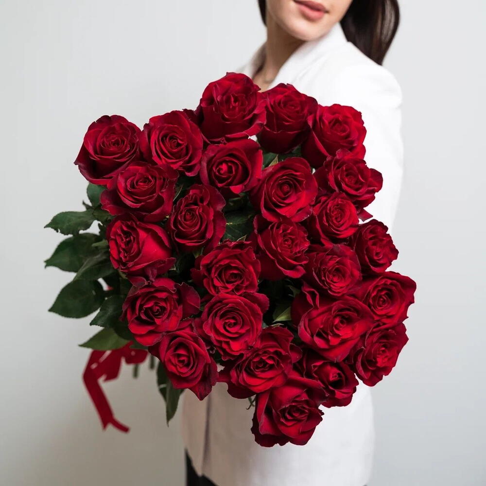 Роскошный букет «Эксплорер» – 25 красных роз для самых важных моментов Чаплыгин Липецкая область