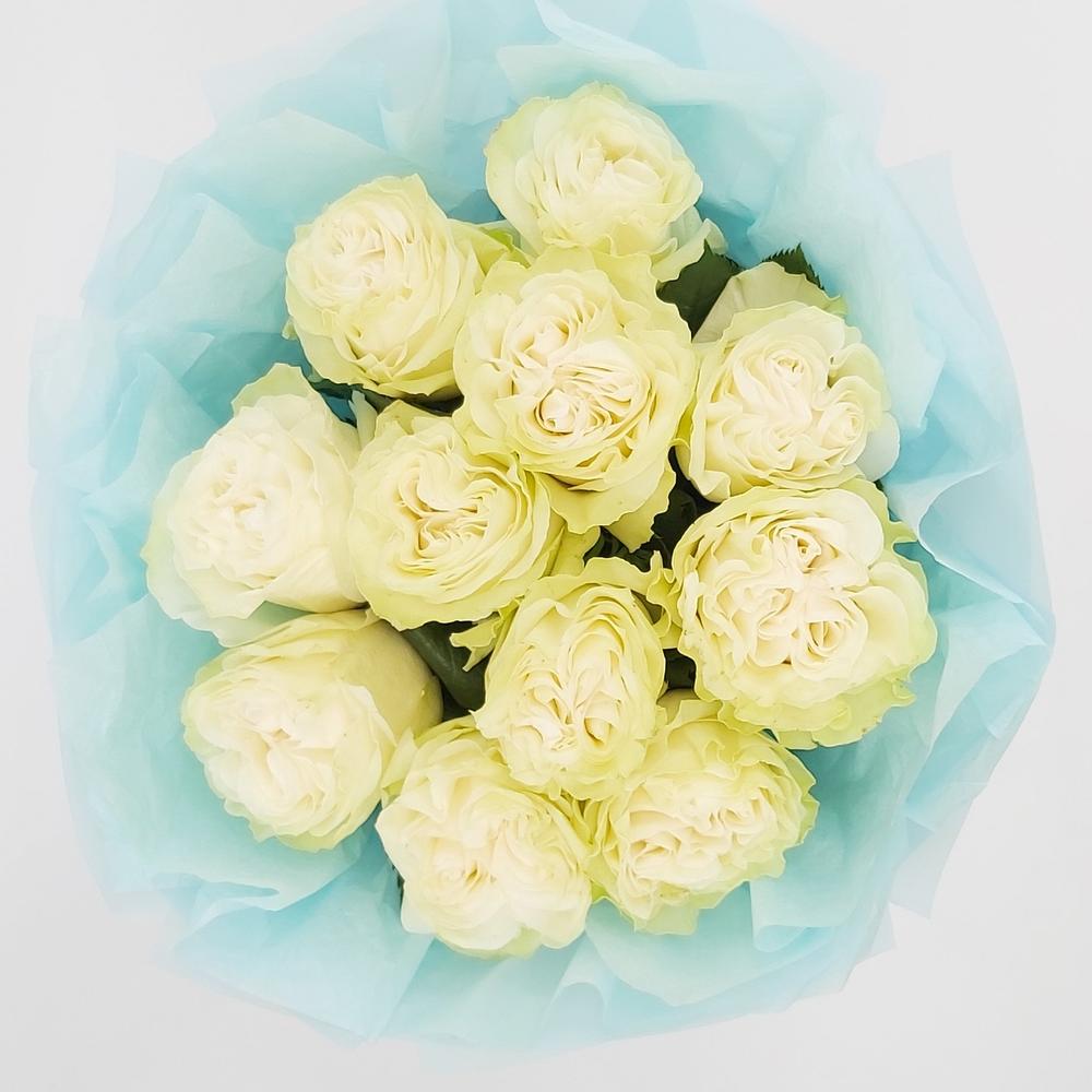 Букет «Кружевное облачко» – 11 белоснежных роз в нежной упаковке Чаплыгин Липецкая область