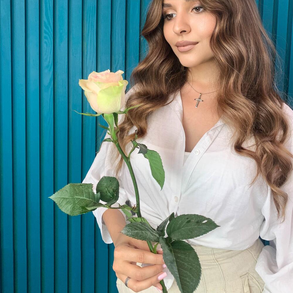Комплимент из розовой эквадорской розы – минимализм роскоши Чаплыгин Липецкая область