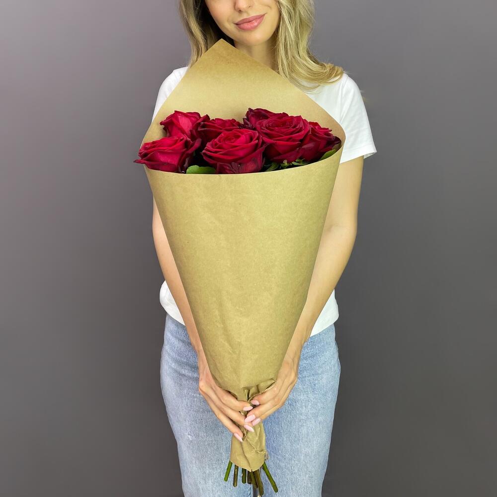 Букет из 7 красных роз в крафте – страсть в стильной упаковке Чаплыгин Липецкая область